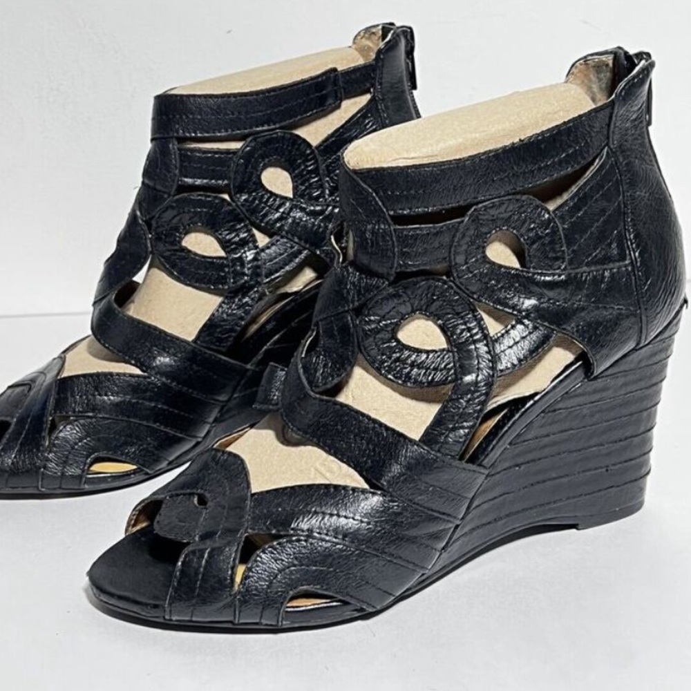 Miz Mooz 6 EUC Black Leather Tamara 3.5" Wedge Heel Sandal Back Zip zipper - Picture 3 of 16